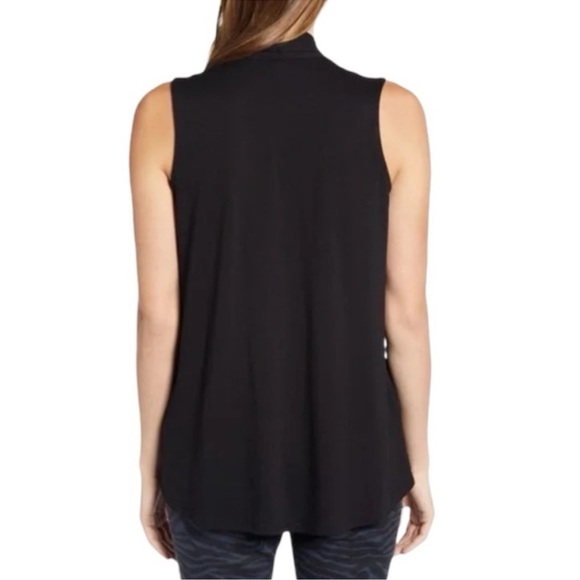 Vince Camuto Light Pink Sleeveless V-Neck Inverted Pleat Blouse Size Small - Picture 2 of 8